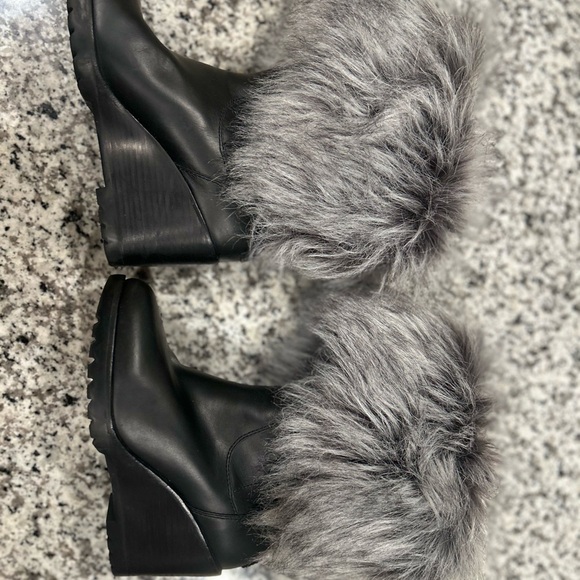 Sorel Park Black Leather Park City Wedge Boots - Picture 6 of 8